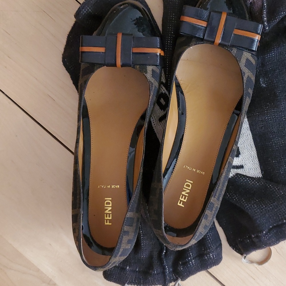 Fendi. Flash $